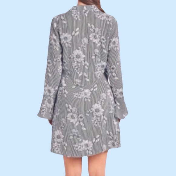 ❌DONATED❌Black White Stripe Floral Print V-neck Wrap Dress - Picture 2 of 11